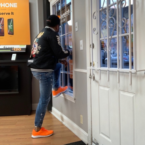 Meet your Posher, Ramone - Picture 4 of 5